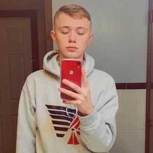 Meet your Posher, Logan